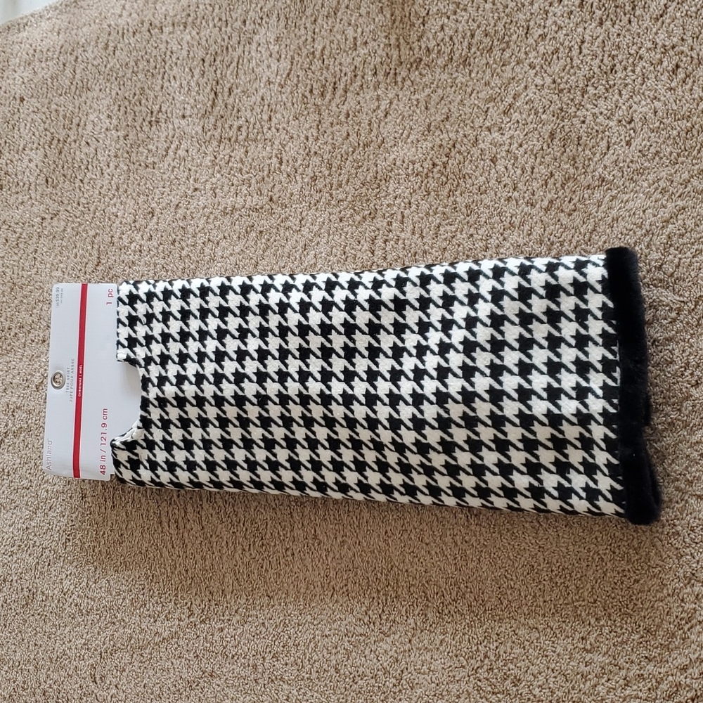 Christmas tree skirt